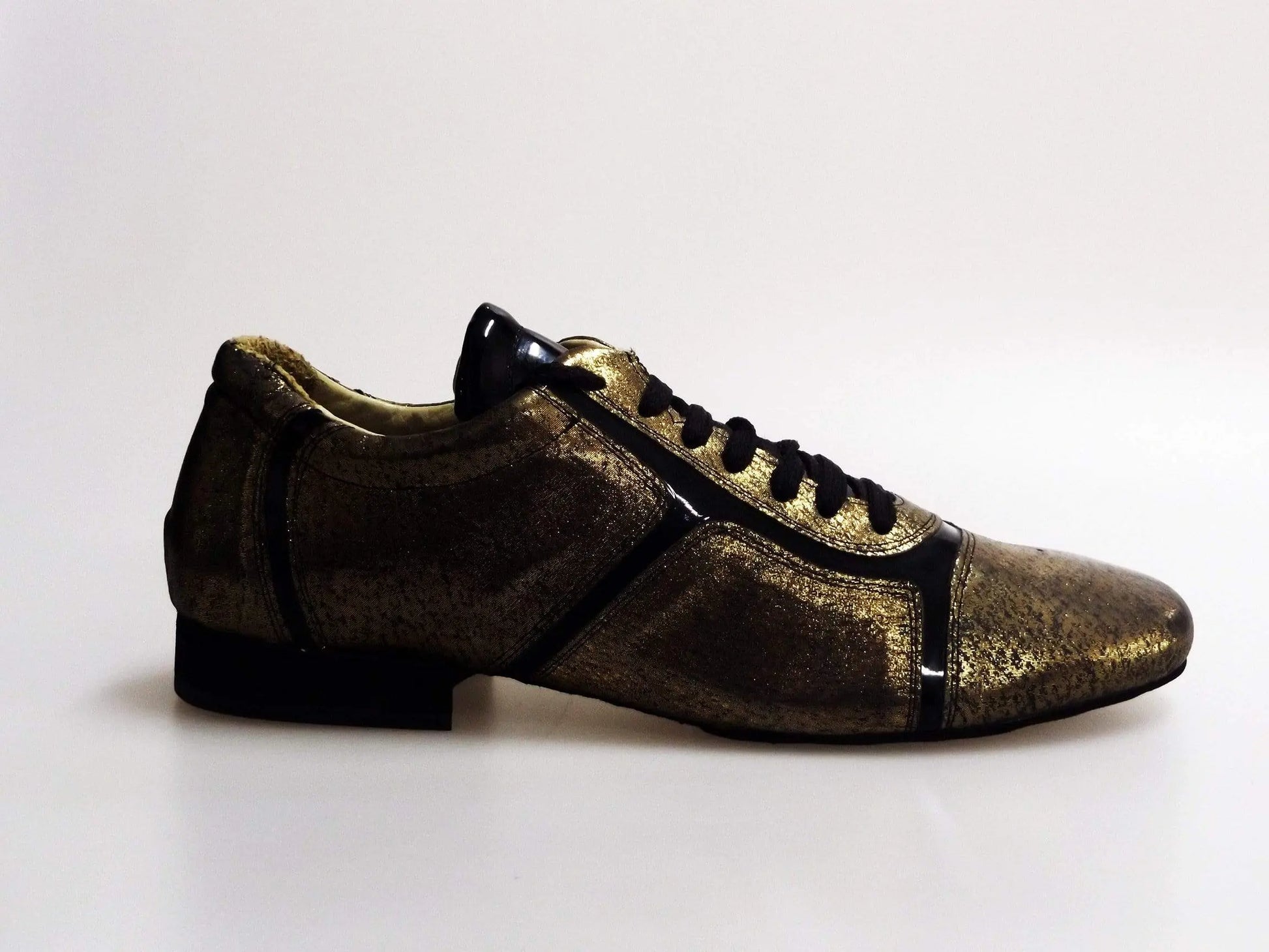 Scarpa stringata Outlet in pelle velour bronzo con inserti in vernice nera, stile elegante e moderno.