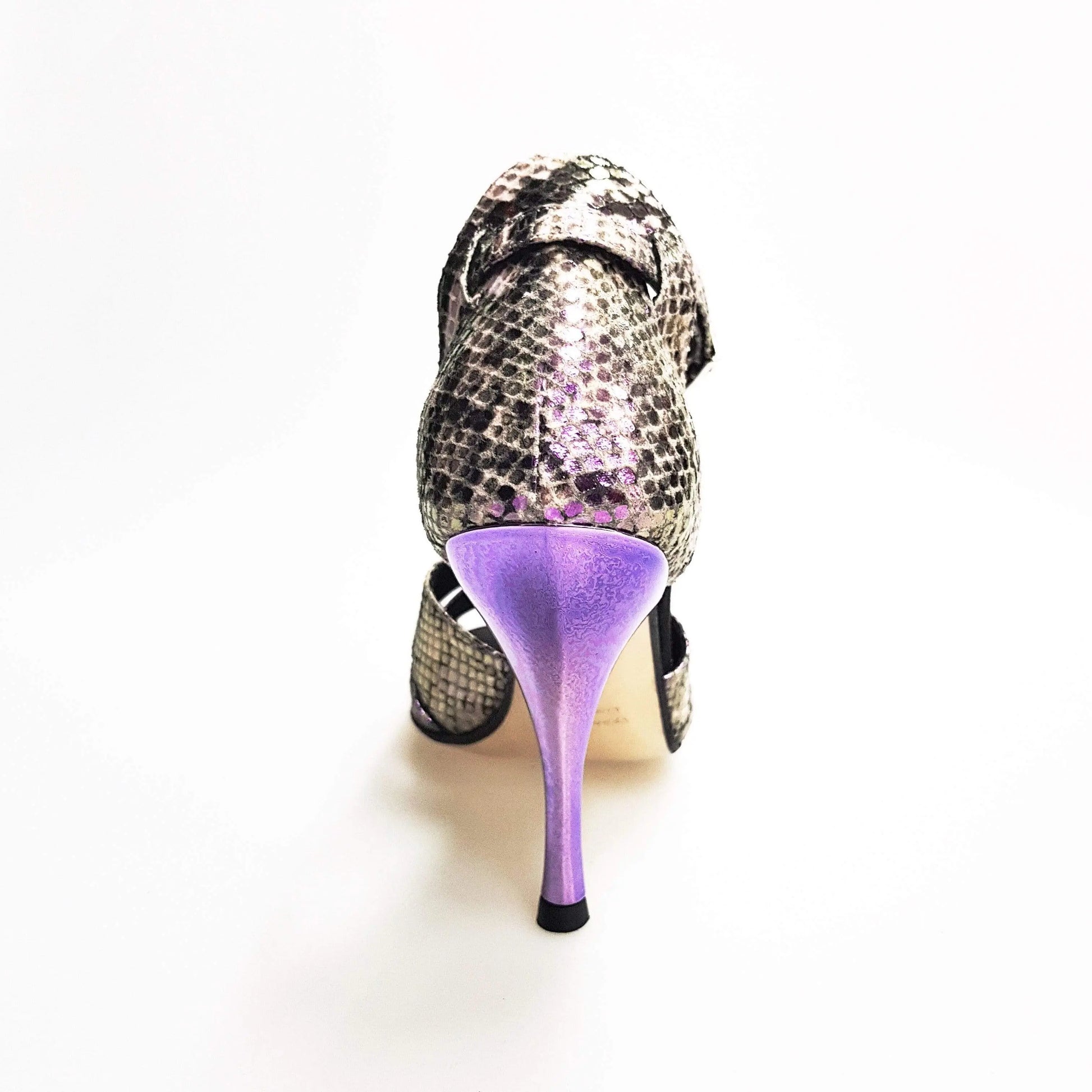 Scarpa da donna Anastasia (403) in materiale hologram Python con finitura speciale, marca Wish Dance Shop.