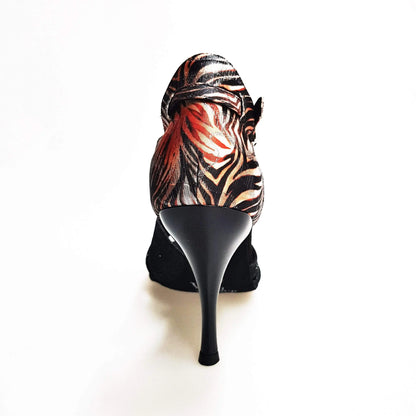 Scarpa da donna Artemide (404) in giungla rossa glitter nero, con design elegante e dettagli brillanti.