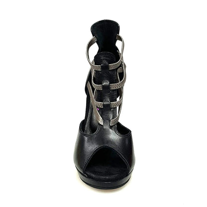 Sandalo da donna Lilith Wish Dance Shop in pelle nera con elastici argento e plateau, scarpa elegante e comoda.