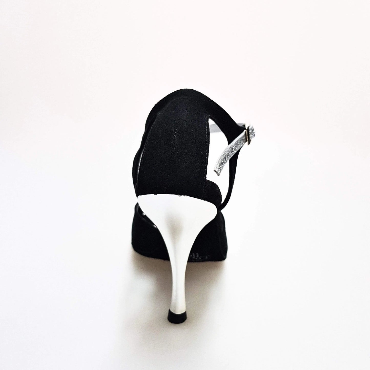 Sandalo donna Morgane Scarlett Wish Dance Shop in camoscio nero con fascette glitter argento e tacco a spillo laminato.