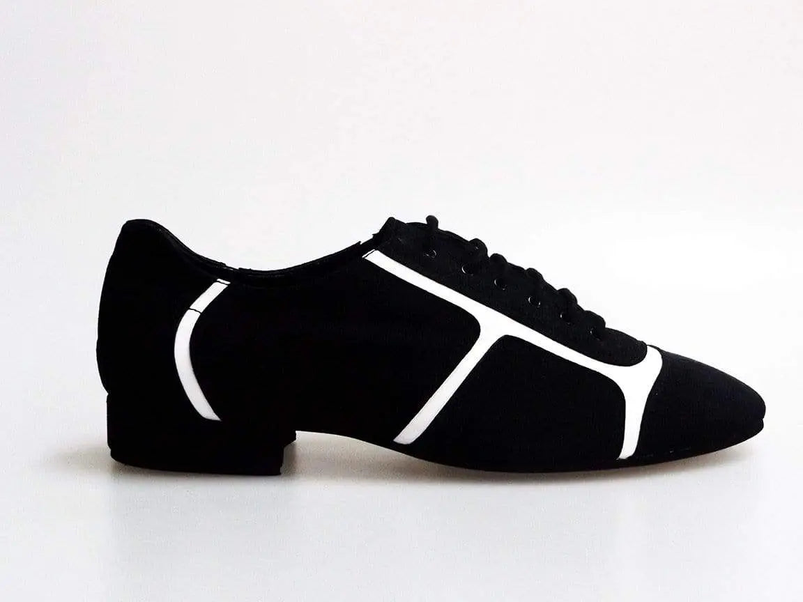 Sneaker Manuel (820) in camoscio nero con inserti bianchi, stile casual e moderno, marca Wish Dance Shop.