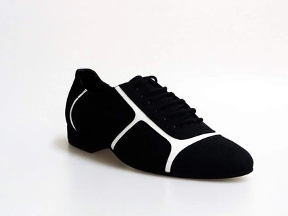 Sneaker Manuel (820) in camoscio nero con inserti bianchi, modello Wish Dance Shop, vista laterale.