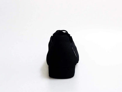 Sneaker Manuel (820) in camoscio nero con inserti bianchi, stile casual e moderno, marca Wish Dance Shop.