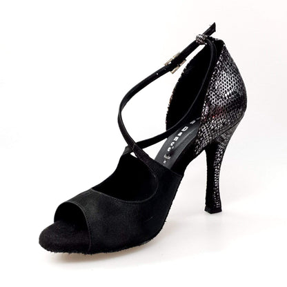 Sandalo da donna Adriana di Wish Dance Shop in raso nero con tacco e tallone in camoscio pitone silver, fodera in vera pelle.