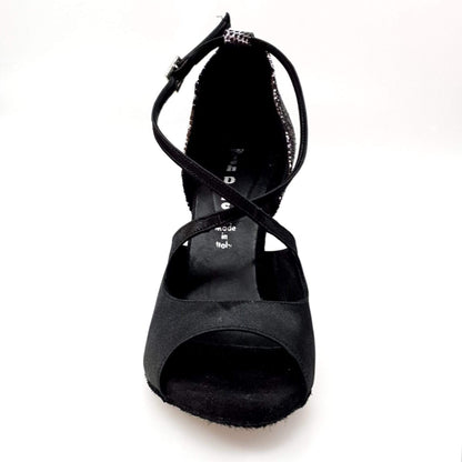 Sandalo da donna Adriana Wish Dance Shop in raso nero con tacco in camoscio pitone argento e fodera in vera pelle.