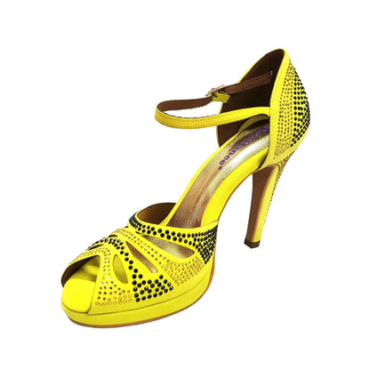Scarpa da ballo Wish Dance Shop Alexa in camoscio giallo con Swarovski, tacco alto a spillo largo e suola in platò.
