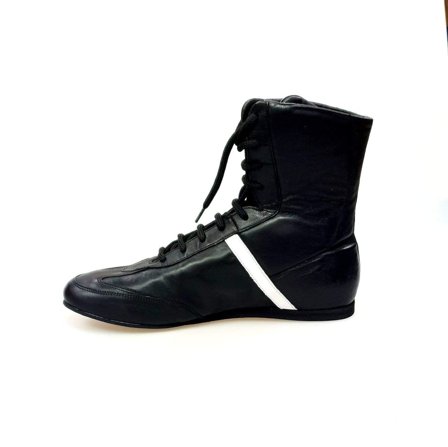 Scarpa sneaker alta in pelle nera con dettagli in pelle bianca, rivestita in vera pelle italiana, marca Wish Dance Shop