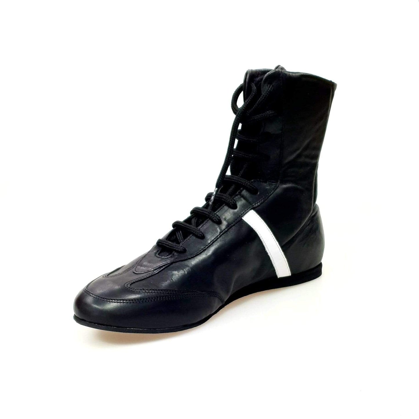 Scarpa sneaker alta in pelle nera con dettaglio bianco in vera pelle italiana, marca Wish Dance Shop.