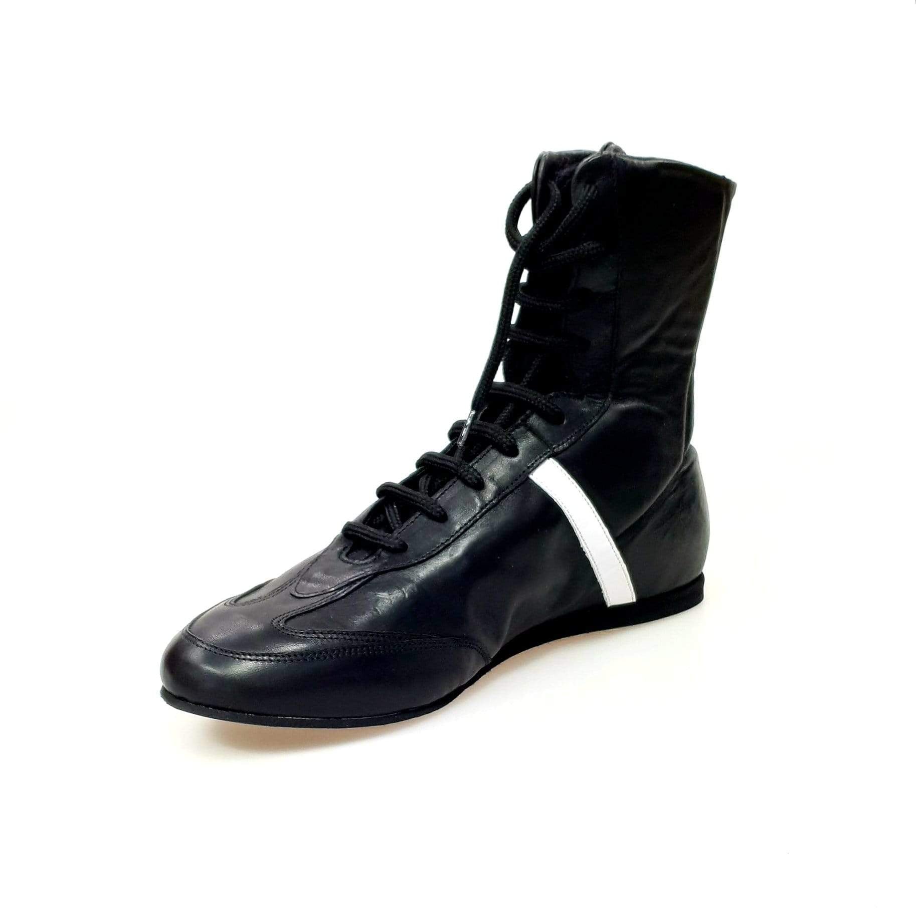 Scarpa sneaker alta in pelle nera con dettaglio bianco in vera pelle italiana, marca Wish Dance Shop.