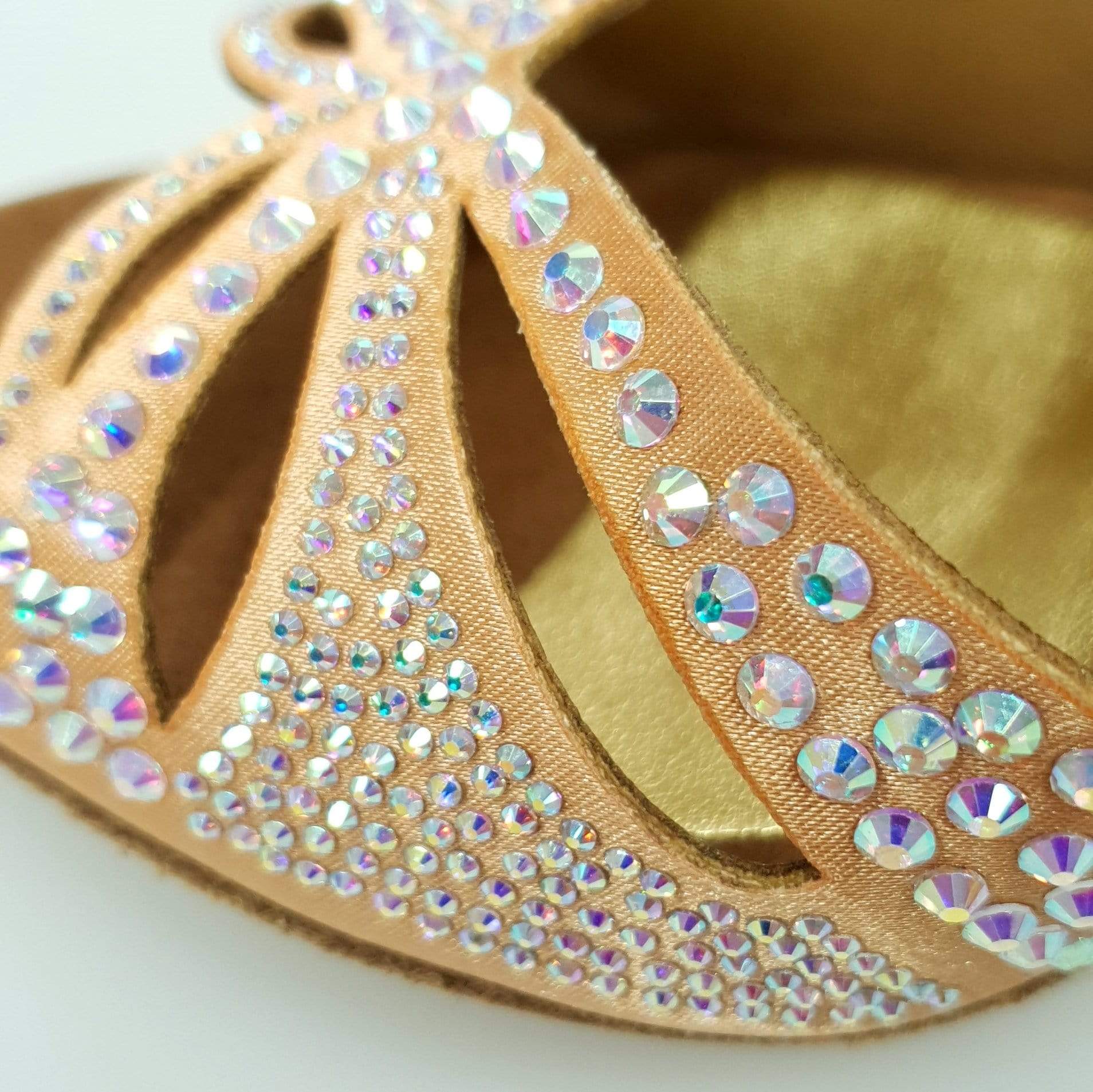 Scarpa da ballo in raso seta carne con Swarovski e tacco a rocchetto, modello Deluxe Butterfly Wish Dance Shop