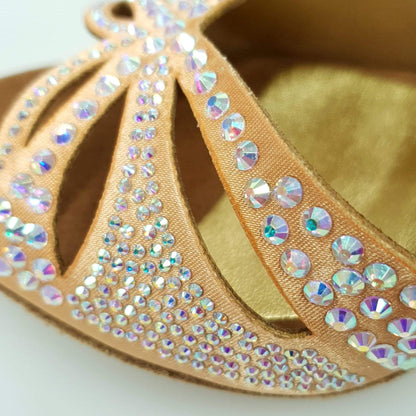 Scarpa da ballo in raso seta carne con Swarovski e tacco a rocchetto, modello Deluxe Butterfly Wish Dance Shop