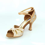 Load image into Gallery viewer, Wish Dance Shop Deluxe - Scarpa da Ballo in Raso Seta Carne con Swarovski e Tacco a Rocchetto
