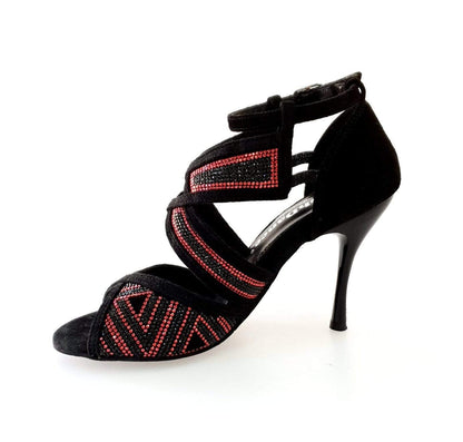 Scarpa da donna Julija Glam in camoscio nero con miniborchie rosse e Swarovski neri, tacco a spillo smaltato nero.