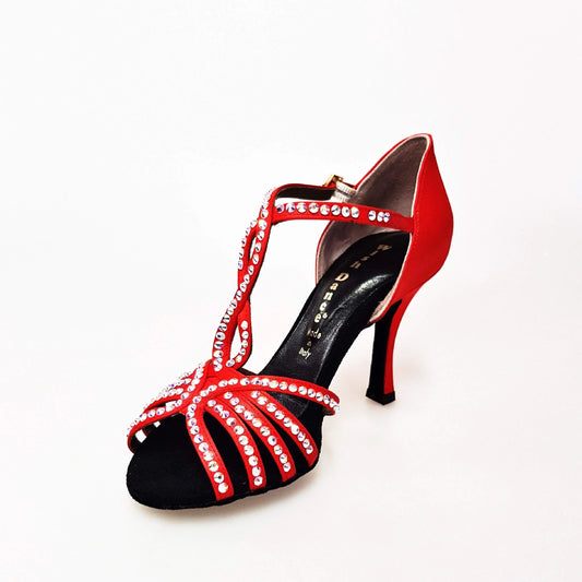 Scarpa da donna Infinity BI-Flex in raso seta rosso con Swarovski parziali, suola extraflex da competizione, rivestimento interno in pelle.