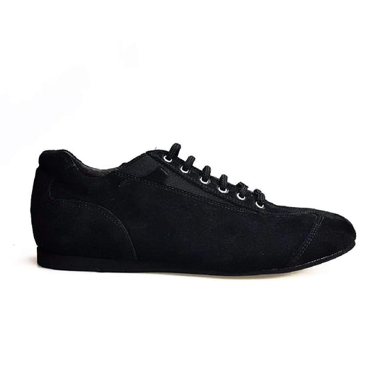 Scarpa sneaker Pantera in camoscio nero Ivan di Wish Dance Shop, comoda e stile elegante.