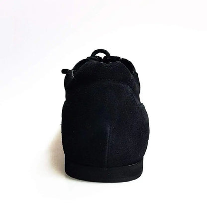 Scarpa sneaker Pantera in camoscio nero Wish Dance Shop, modello Ivan, con design elegante e comfort extra.