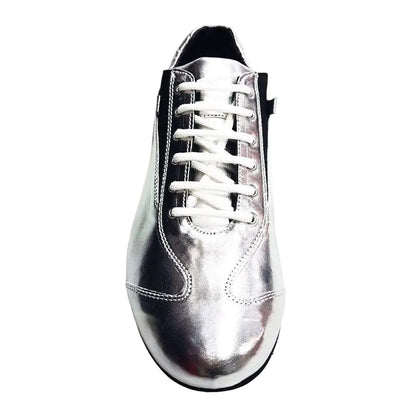 Sneaker in pelle argento Fiesta Ivan di Wish Dance Shop, scarpa elegante e confortevole per il ballo e il tempo libero.