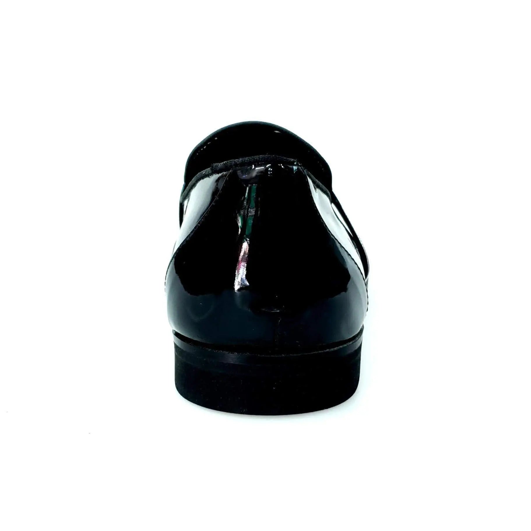 Mocassino uomo in vernice nera con fascia argento, scarpa elegante in pelle patentata, stile classico e raffinato.