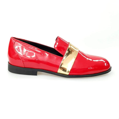 Mocassino Jackson in vernice rossa con fascia oro, foderato in vera pelle italiana, elegante e di alta qualità.