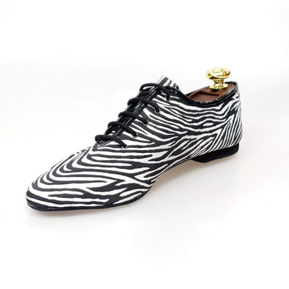 Scarpa Jazz Jazz 03 Zebra in raso seta fantasia zebrata con profilo vernice nera, design elegante e raffinato.