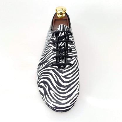 Scarpa Jazz Jazz 03 Zebra in raso seta fantasia zebrata con profilo in vernice nera, elegante e originale, marca Wish Dance Shop