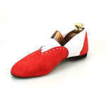 Load image into Gallery viewer, Scarpa jazz Roly Jazz 06 in camoscio rosso con elastico bianco e suola bufalo, design confortevole e flessibile.
