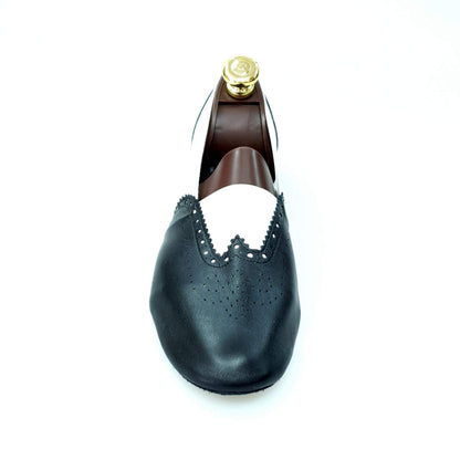 Scarpa jazz Roly Jazz 06 in pelle nera con elastico bianco e suola bufalo, comoda e flessibile, ideale per danza.