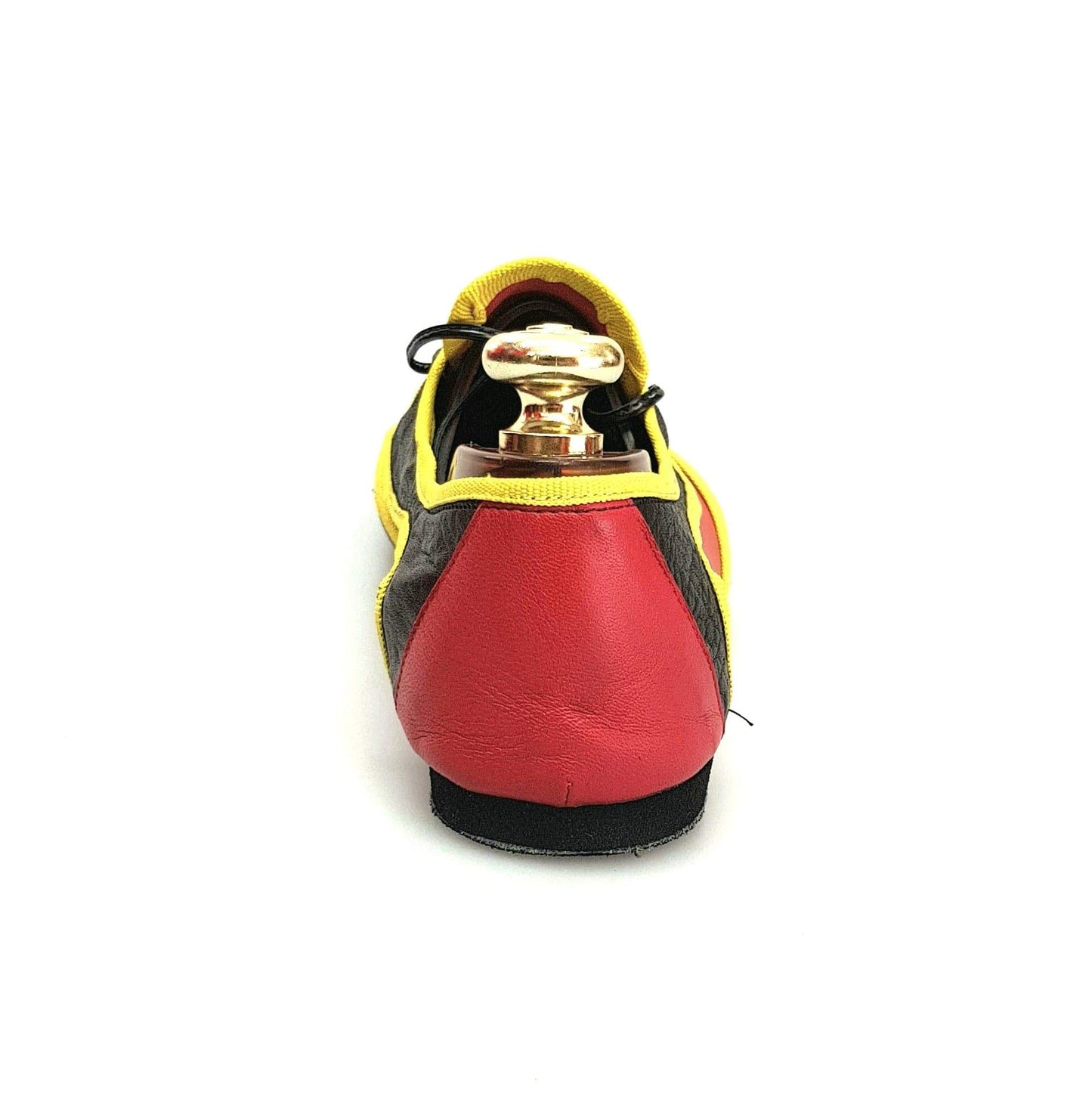 Scarpa jazz Bantu Black (Jazz 07) di Wish Dance Shop con pelle nera e rossa, stile angolano, punta e dettagli in camoscio.
