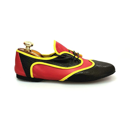 Scarpa jazz Bantu Black (Jazz 07) in pelle e camoscio stile angolana con dettagli neri e rossi, suola gialla.