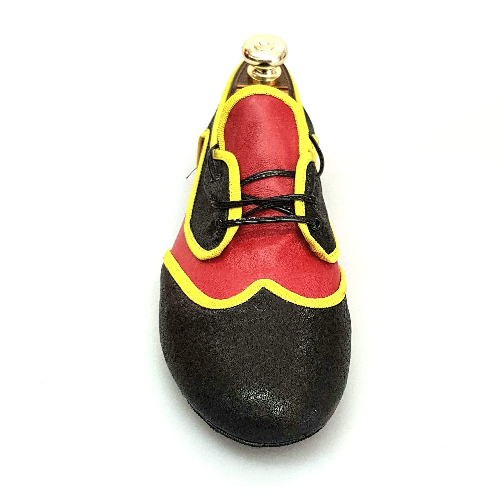 Scarpe jazz Bantu Black (Jazz 07) di Wish Dance Shop in pelle e camoscio stile Angolana con dettagli neri e rossi