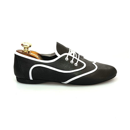 Scarpa jazz Corsaro (Jazz 07) in pelle nera con profilo bianco, design elegante e adatta alla danza, marchio Wish Dance Shop