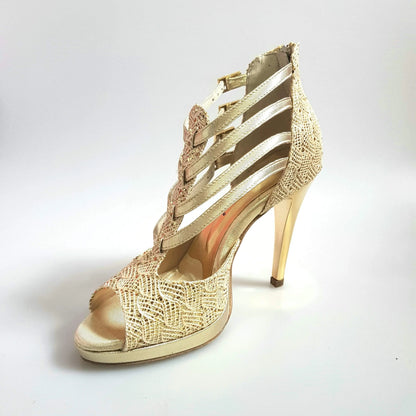 Scarpa da donna Lussuria Wish Dance Shop in pizzo oro con plateau e tacco a spillo, dettagli eleganti e raffinati.