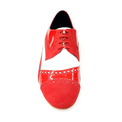 Scarpa Derby Brogue Magno da uomo in vernice e camoscio rosso con dettagli in pelle bianca, stile elegante e classico
