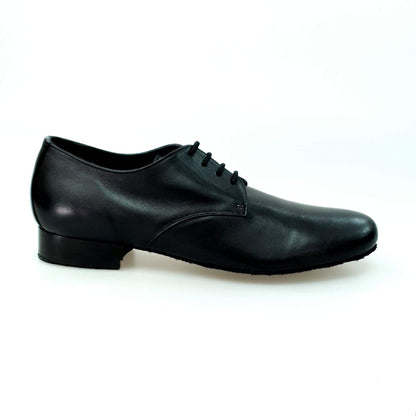 Scarpa Marcy MS01 in pelle nera, stringata Derby con forma tonda, ideale per look eleganti e comodi.