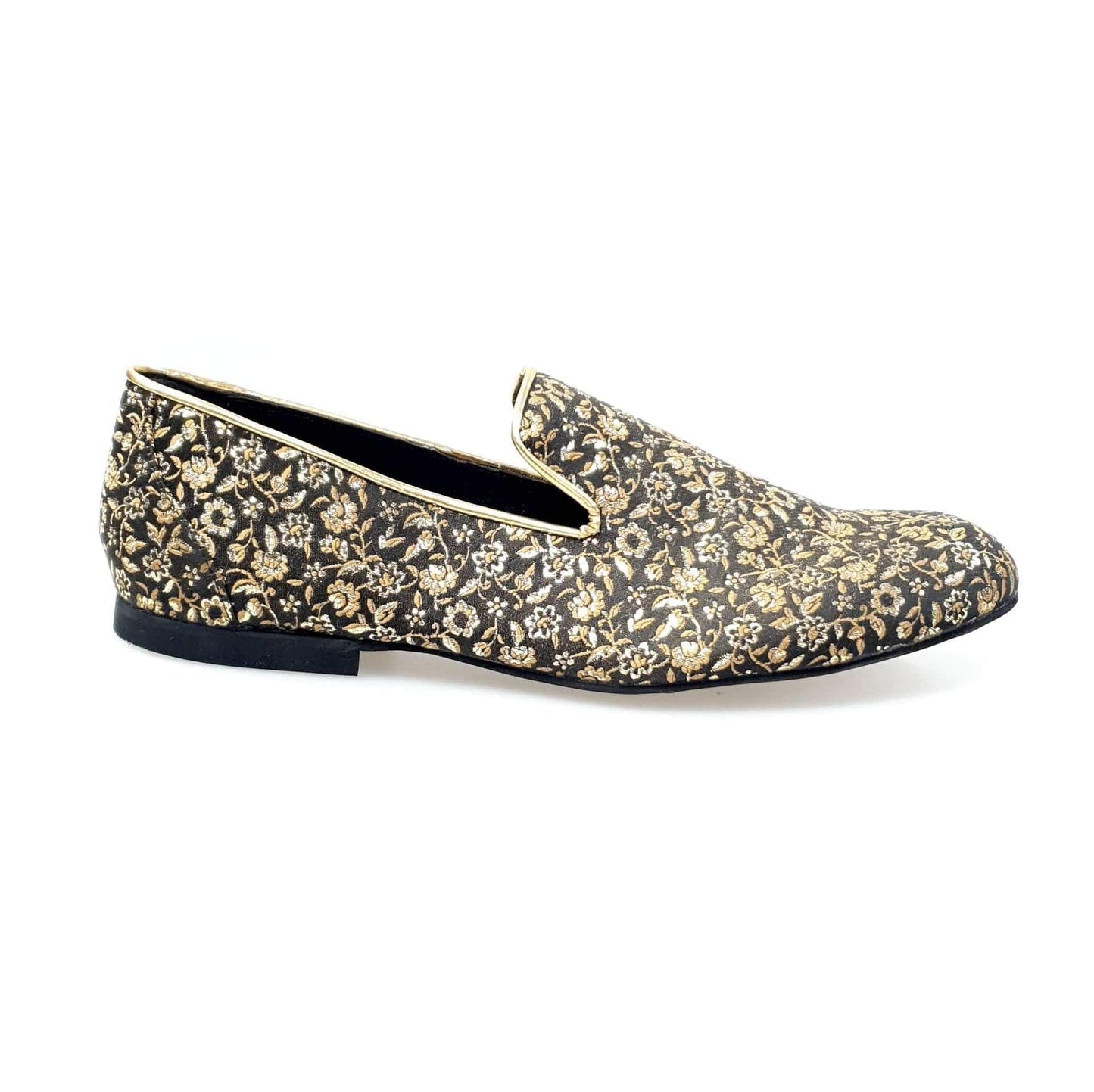 Mocassino da uomo Doge Wish Dance Shop in tessuto veneziano fiorato oro con profili in lurex oro e rivestito in vera pelle italiana.