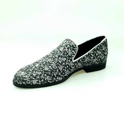 Mocassino da uomo Doge Wish Dance Shop in tessuto veneziano fiorato silver con dettagli in lurex e rivestito in vera pelle italiana.