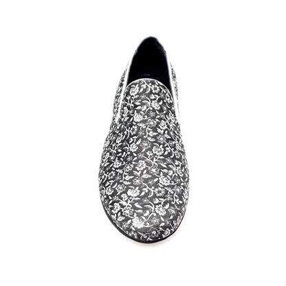 Mocassino da uomo Doge 800PW in tessuto veneziano fiorato argento con profili in lurex e rivestito in vera pelle italiana.