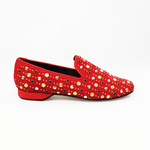 Load image into Gallery viewer, Wish Dance Shop Mocassino Jack Sparrow in Camoscio Rosso Swarovski Neri incastonati con Borchie grandi e piccole dorate
