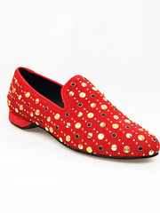 Load image into Gallery viewer, Wish Dance Shop Mocassino Jack Sparrow in Camoscio Rosso Swarovski Neri incastonati con Borchie grandi e piccole dorate
