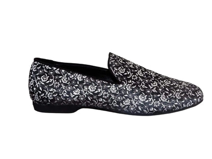 Mocassino da uomo Serse (800) in tessuto fiorato veneziano color argento, con dettagli eleganti e stile classico.