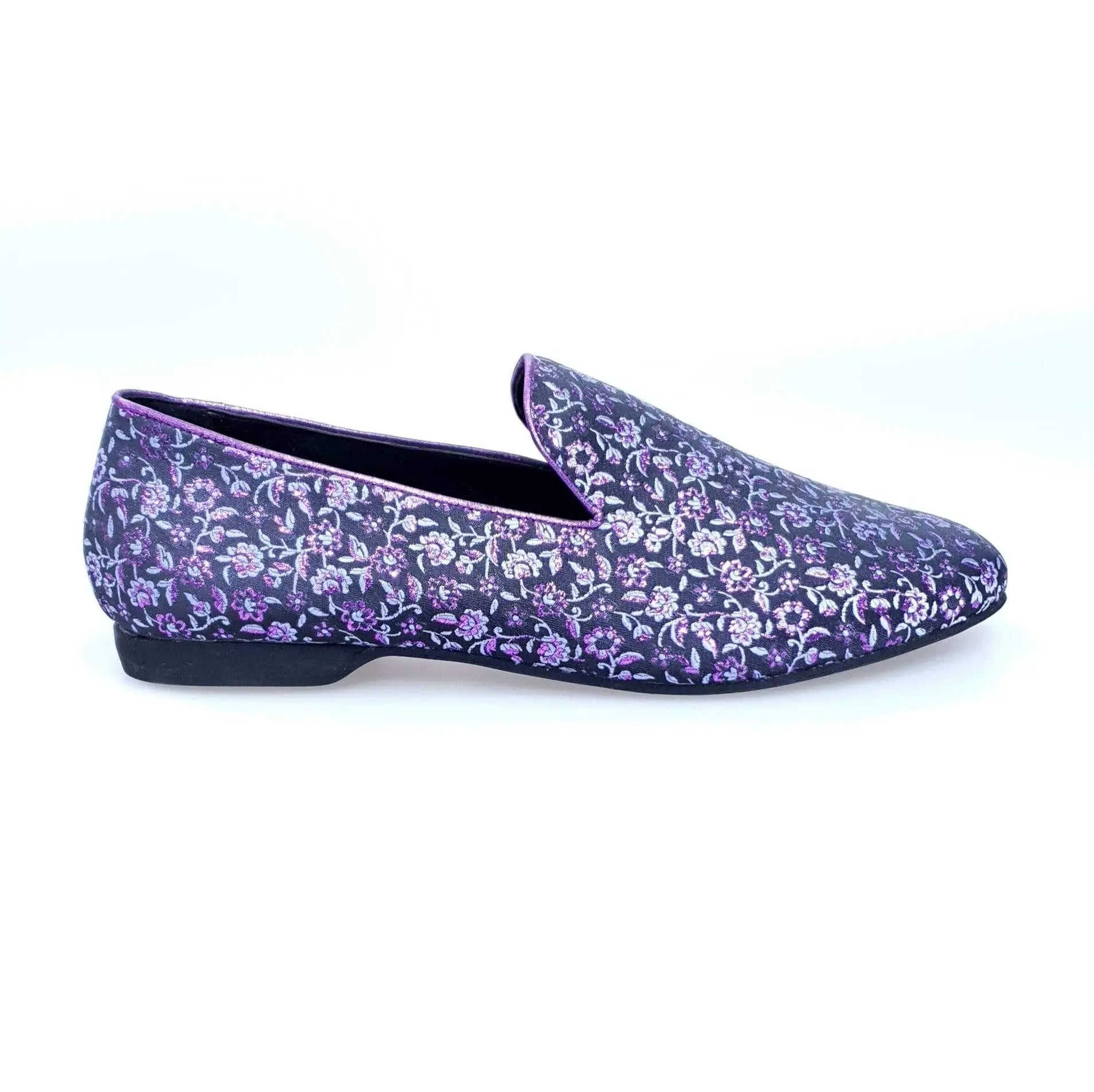 Scarpa mocassino da uomo Serse (800) in tessuto con ricamo veneziano fiorato viola, marca Wish Dance Shop.