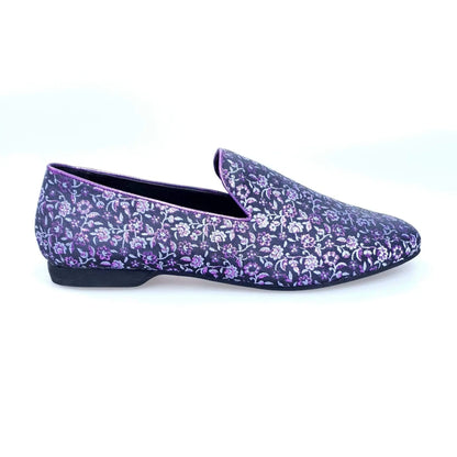 Scarpa mocassino da uomo Serse (800) in tessuto con ricamo veneziano fiorato viola, marca Wish Dance Shop.