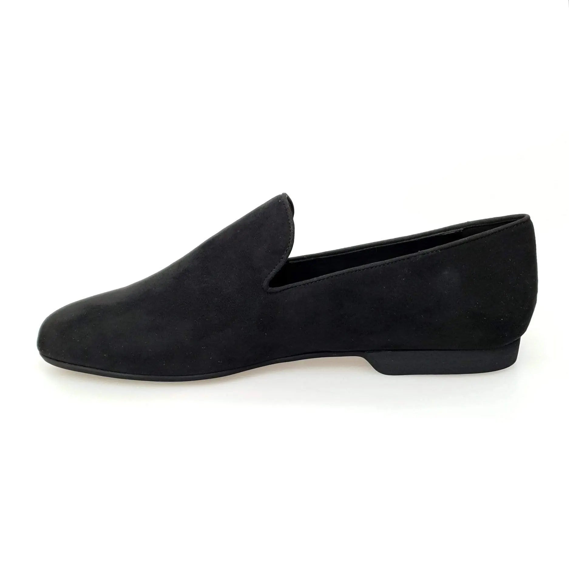 Scarpa mocassino da uomo Wish Dance Shop in camoscio nero, elegante e comoda, con dettagli classici e suola resistente.