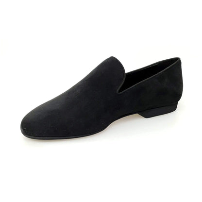 Scarpa mocassino da uomo Wish Dance Shop in camoscio nero, elegante e comoda, con dettagli classici e suola in gomma