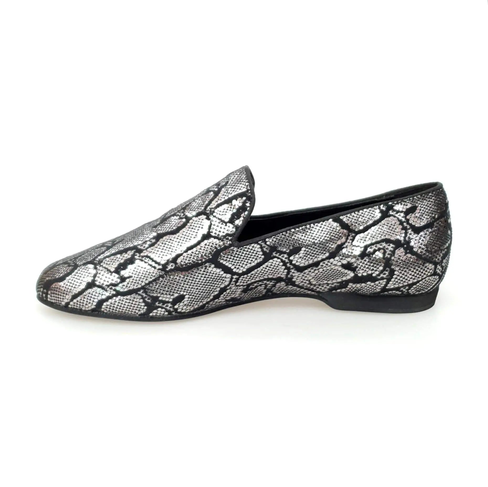 Scarpa mocassino da uomo Wish Dance Shop in pelle con fantasia Giga Python, elegante e lavorata.
