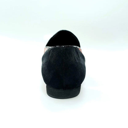 Mocassino da uomo Serse (800B) in tessuto fantasia giungla rossa con tallone in camoscio nero, stile elegante e casual.
