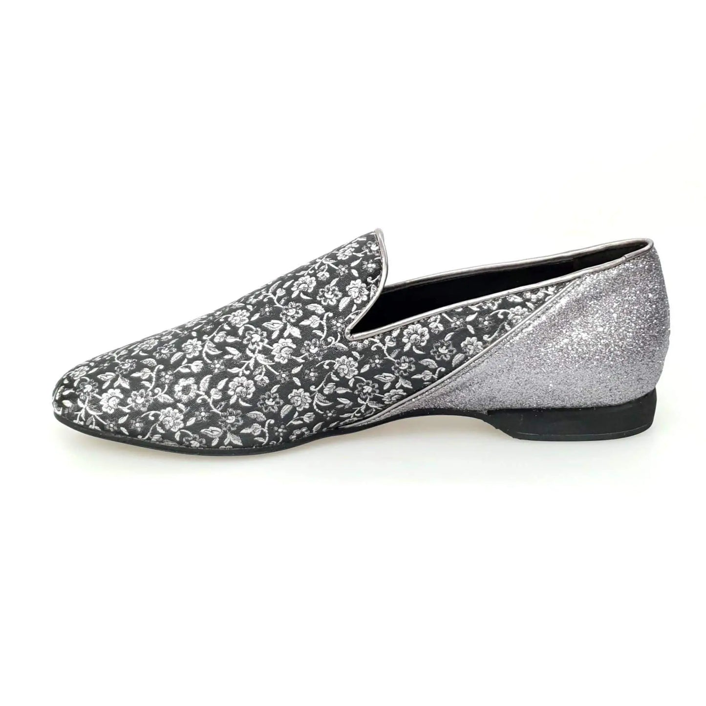Scarpa mocassino da uomo Serse (800B) in tessuto veneziano grigio con tallone in glitter carbon, stile elegante e moderno.