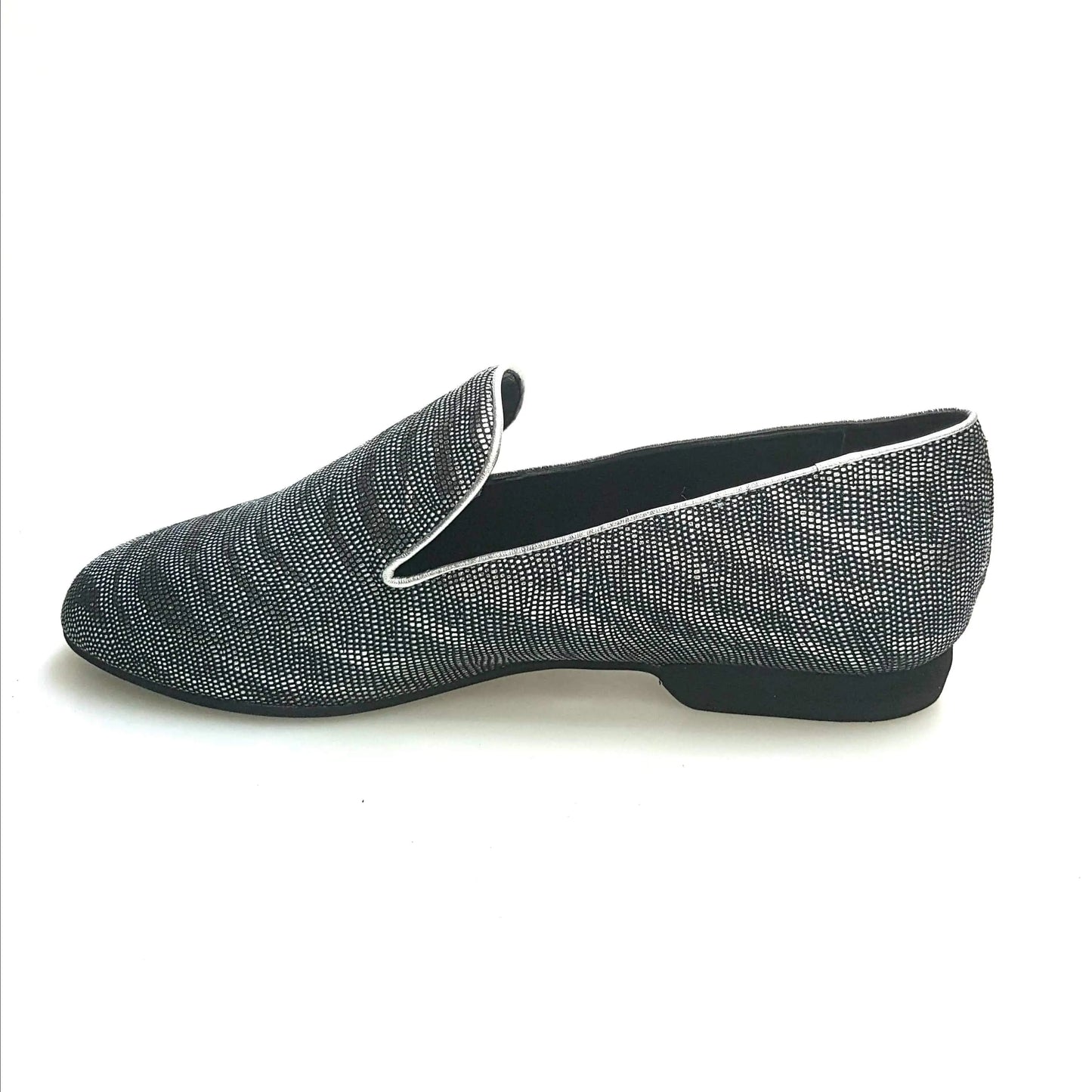 Mocassino da uomo Serse (800) in lurex zebrato argentato, scarpa elegante di Wish Dance Shop con dettagli lucidi e stile moderno.