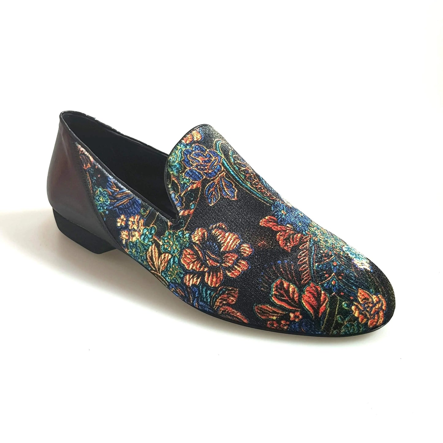 Mocassino da uomo Serse (800B) in velluto nero lavorato e tallone in lurex nero, stile fiorato, di Wish Dance Shop.